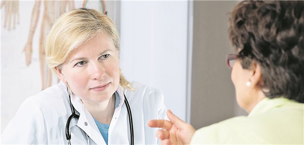 Bei einer Chemotherapie gibt es mit der Patientin viel zu besprechen.