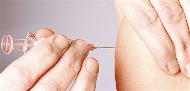 Wie eine HPV-Impfung auch Jungen nützt Bei einer Durchimpfungsquote von 90 Prozent der jungen Frauen würde die Last der HPV-16-/-18-assoziierten Krebsfälle bei heterosexuellen Männern laut Studienautoren um 66 Prozent sinken.