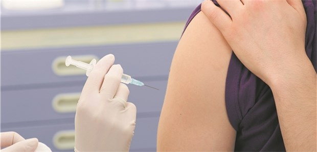 Impfen trotz allergischer Reaktion – Das müssen Ärzte beachten Bei einer Überempfindlichkeitsreaktion nach einer Impfung sollten Nutzen und Risiken einer zweiten Impfung genau abgewogen werden.