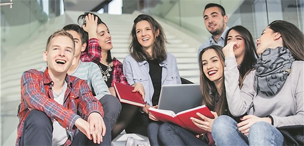 Junge Erwachsene haben keinen Plan von Gesundheit Bei einer repräsentativen Online-Umfrage haben sich 80 Prozent der 18 - 24 Jährigen für ein Schulfach Gesundheit ausgesprochen.