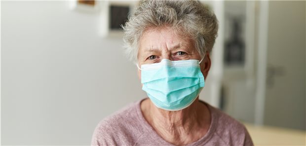 Auch bei Älteren kein Sauerstoffmangel durch Mund-Nasen-Schutz Bei keinem der Probanden wurde in der Zeit mit Maske ein Abfall der Sauerstoffsättigung unter 92 Prozent gemessen.