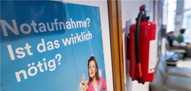 Bei leichten Symptomen sollen Patienten nicht in der Notaufnahme der DRK-Kliniken Köpenick bleiben, sondern einen Akuttermin in einer Praxis bekommen.