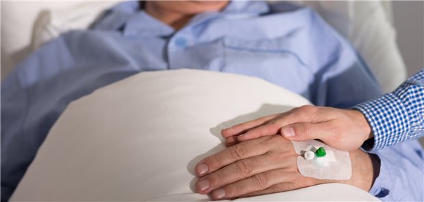 Bei manchen Patienten mit fortgeschrittenen Krankheiten kann auch eine bestmögliche palliativmedizinische Versorgung die Symptome nicht ausreichend kontrollieren.