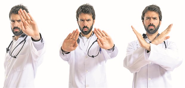 Bei verbalen oder körperlichen Angriffen sollten Ärzte klare Grenzen aufzeigen, so ein Experte.