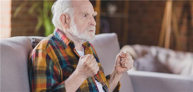 Bei vielen Patienten mit Alzheimer treten immer wieder Phasen mit aggressivem Verhalten und emotionalem Stress auf. Gibt es für sie Alternativen zu Antipsychotika und Beruhigungsmitteln? (Symbolbild mit Fotomodell)