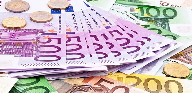 So viel verdienen die KV-Vorstände Bei zwölf KV-Vorständen ist die Vergütung 2012 im Vergleich zum Vorjahr unverändert geblieben.