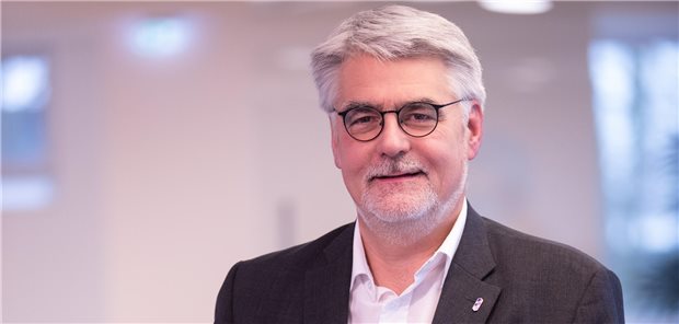 Beim Ärztetag in Mainz wollen sich Prof. Henrik Herrmann und seine Kollegen von der Ständigen Konferenz „Ärztliche Weiterbildung“ den Auftrag holen, für die Gebiete, Facharztweiterbildungen und Schwerpunkte die Weiterbildungszeiten zu prüfen und ggf. zu reduzieren.