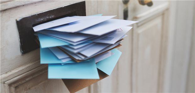 Beim Briefkasten merken Empfänger schnell, wenn viele Nachrichten einlaufen und unbearbeitet bleiben. Aber auch ein Mailpostfach kann irgendwann überlaufen, wie das Postfach eines KIM-Nutzers, bei dem mehr als 116.000 Nachrichten einliefen, bevor er merkte, was geschah.