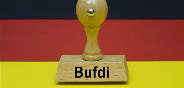 Wohlfahrtsverbände warnen vor Kürzungen bei Freiwilligendiensten Stempel mit dem Wort Bufdi