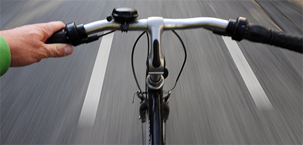 Berlin-Tour mit dem Blindentandem Beim Fahrradfahren nehmen Blinde besonders den Fahrtwind wahr.