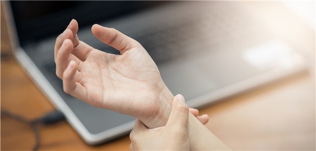 Beim Karpaltunnelsyndrom ist oft der Nerv entzündet, der Karpaltunnel kann aber bestehen bleiben.