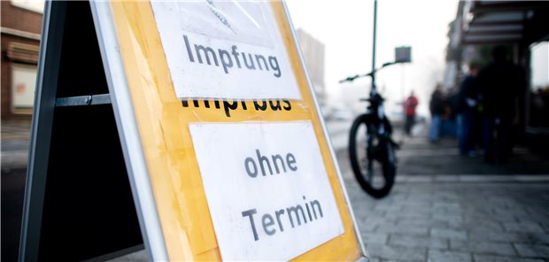 Beim SARS-CoV-2-Boostern soll es jetzt noch schneller gehen. Da sind wenig bürokratische Hürden hilfreich.