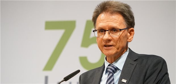 Beim Staatsempfang zum 75. Geburtstag der KVB blickte derenVorstandsvorsitzender Dr. Christian Pfeiffer auch auf die eigeneFamiliengeschichtezurück. Michaela Schneider