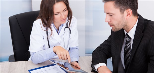 Beim Vorsorgeprojekt FARKOR können Patienten online – etwa via Tablet-PC – direkt in der Sprechstunde eingeschrieben werden.