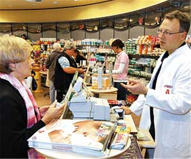 Apothekendichte in Deutschland konstant Beratung in der Apotheke ist zumindest in Deutschland keine Mangelware.
© Udo Kroener / fotolia.com