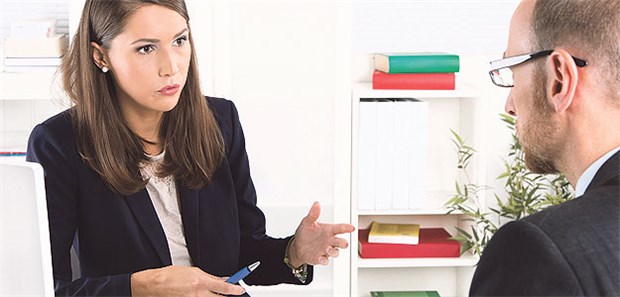 Kritik an mangelnder Transparenz Beratungsgespräch: Besonders deutsche Vermögensverwalter achten bei Depots auf Sicherheit.