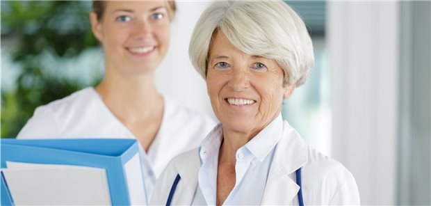 Bereits Medizinstudenten sollen in den Praxen erfahrener Hausärzte „Praxisluft“ schnuppern.