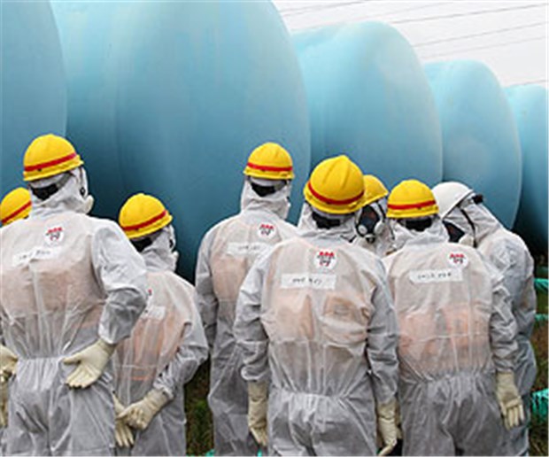 Fukushima-Folgen noch nicht im Griff Bereits vor einem halben Jahr isnpizierten Mitglieder der japanischen Atomaufsichtsbehörde am AKW Fukushima-Daiichi leckende Tanks kontamnierten Wassers. Bis heute hat sich an der Situation nicht viel geändert.