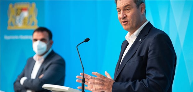 Was der bayrische Corona-Impfgipfel ergeben hat Berichteten am Montag von den Ergebnissen des bayerischen Impfgipfels: Ministerpräsident Markus Söder und Gesundheitsminister Klaus Holetschek (im Hintergrund, beide CSU).
