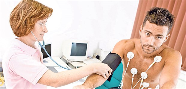 Mit Musik geht alles besser – auch beim Belastungs-EKG Beschallung des Patienten mit rhythmusbetonter Musik erhöht die Belastungszeit beim EKG. Diese Maßnahme könnte sich auch im Alltagsleben lohnen, vermuten die Forscher.