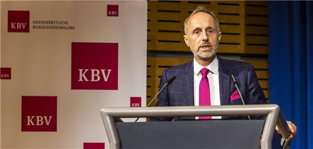 Beschleunigte Abläufe und keine Störungen: Wären diese Bedingungen erfüllt, würden die Ärzte die Digitalisierung noch stärker unterstützen, sagt KBV-Vize Dr. Stephan Hofmeister.
