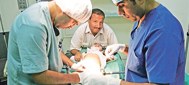 Expertin warnt Ärzte vor Beschneidungen Beschneidung eines muslimischen Jungen - künftig strafbar?