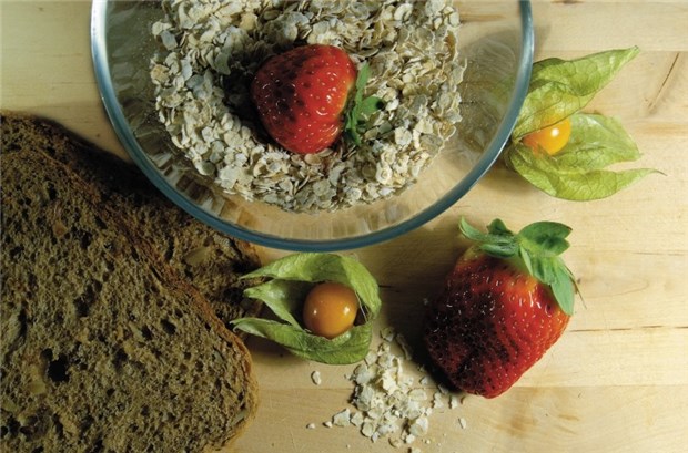 Vollkorn verringert das Bauchfett Besonders Vollkornbrot und Frühstücksflocken wirken Übergewicht entgegen.