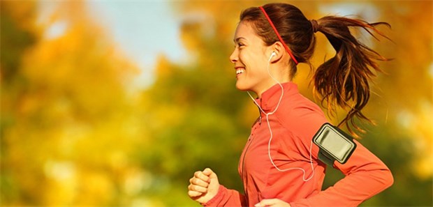 Auf dem Weg zum gläsernen Patienten Besonders beim Sport werden Smartphones genutzt, um Vitalfunktionen aufzuzeichnen.