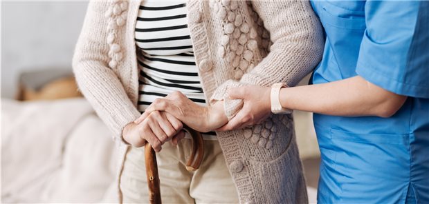 Pflegeversicherung – jetzt auch mit Bundeszuschuss Betreuung im Pflegeheim. Viele Betroffene können die Eigenanteile kaum noch zu stemmen.