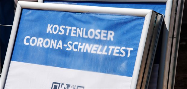 Corona-Tests: So soll Abrechnungsbetrug verhindert werden Betrug in der Schnelltestkampagne soll zügig trockengelegt werden. Darauf haben sich die Gesundheitsminister von Bund und Ländern bei einer Telefonschalte am Montag geeinigt.