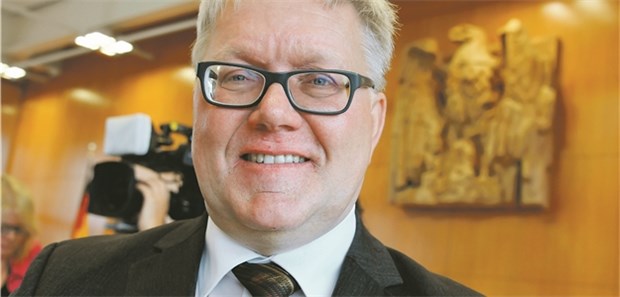 Wer soll in Deutschland Medizin studieren dürfen? Bevollmächtigter der Bundesländer: Juraprofessor Max Emanuel Geis. Die Länder sind für die Unis zuständig und haben das Haushaltsrecht.