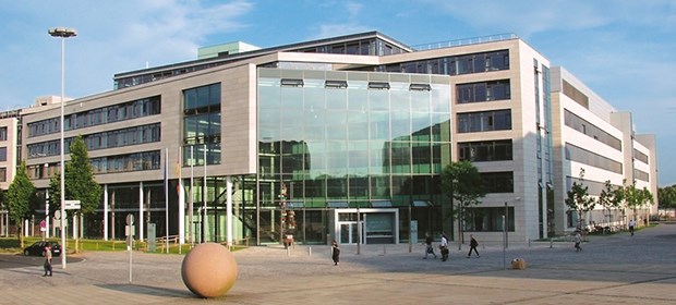 Wirbel um rezeptfreie Schmerzmittel BfArM in Bonn: Anträge zur Verschreibungspflicht.