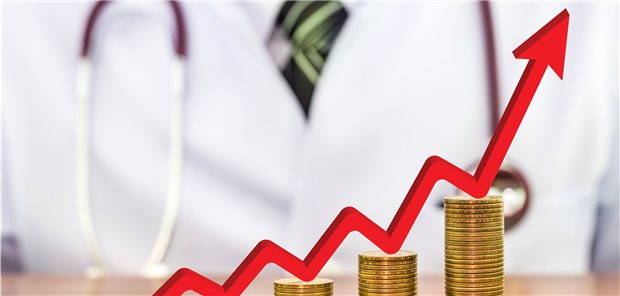 Kostensteigerungen: Besonders die IT-Kosten schlagen in Arztpraxen immer stärker zu Buche.