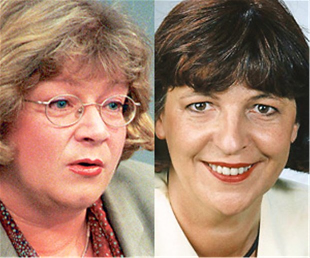 Fischer stolpert über BSE - Schmidt wird Ministerin Bilder, die Bände sprechen: Das Amt schüchterte Andrea Fischer ein, Ulla Schmidt ließ sich von niemandem einschüchtern.