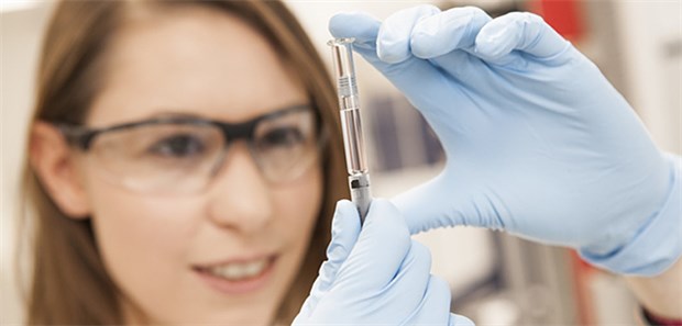 Biosimilar-Markt im Umbruch? Biotechnologische Arzneien sind teuer – Biosimilars versprechen eine Entlastung.