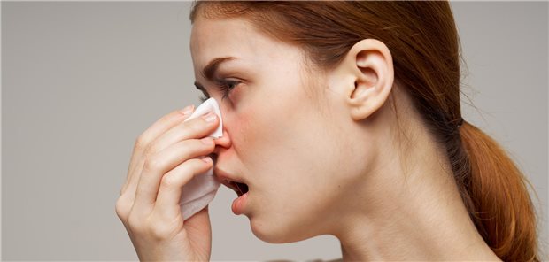 Bis zu 60% aller Personen mit Asthma haben auch eine allergische Rhinitis.