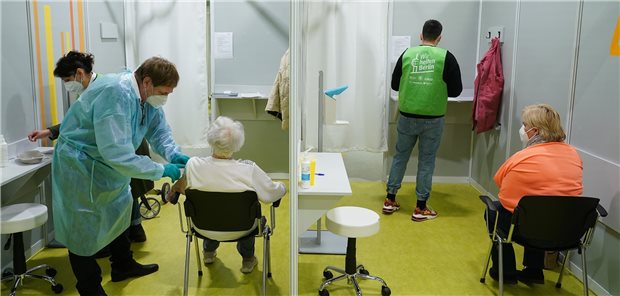 Bis zum 24. Januar wurden laut Angaben des Robert Koch-Instituts deutschlandweit 1,783.118 COVID-19-Impfungen durchgeführt. Welche Erfahrungen haben Impfärzte mit Nebenwirkungen gemacht?