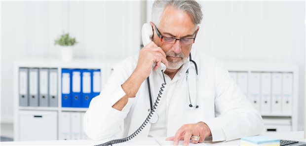 Bis zum 31. März 2023: Der G-BA hat die Kranschreibung per Telefon wegen COVID verlängert.