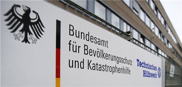 Bund investiert für Krisenfall in Gesundheitsvorsorge Bisher stand bei der Bundesbehörde die Vorsorge für Hilfe etwa bei Naturkatastrophen oder im Verteidigungsfall im Fokus. Nun will der Bund auch die Reserven für den Fall von Gesundheitskrisen – wie etwa der Corona-Pandemie – ausbauen.