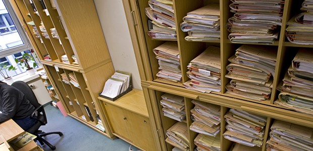 Schluss mit Willkür bei Kassenanfragen Bislang darf jede Kasse für formlose Anfragen ihr ganz eigenes Anfrageformular kreieren und in die Praxis schicken.