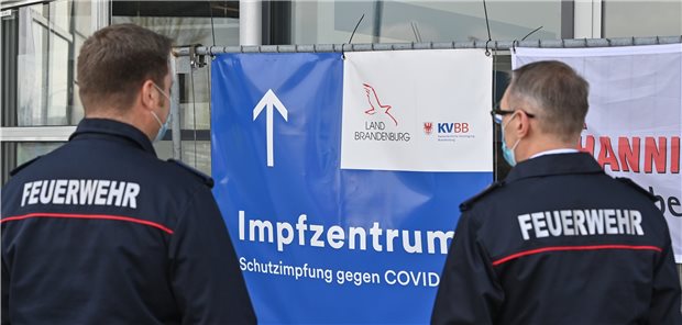 Brandenburger Kommunen wollen zwei Corona-Impfzentren nicht Bislang liegen die Impfzentren im Brandenburg in der Verantwortung der KV, das soll sich ändern.