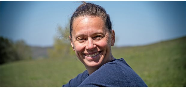 Bitte lächeln! Hausärztin Dr. Cornelia Güth spricht sich für mehr Witz im Patientengespräch aus. Sie ist Ärztliche Leiterin beim Deutschen Institut für Humor und Fachärztin für Allgemeinmedizin im badischen Offenburg.