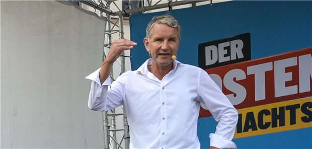 Pflegekammer NRW wehrt sich gegen Vorwürfe von Höcke Björn Höcke, bei der anstehenden Landtagswahl AfD-Spitzenkandidat in Thüringen, polarisiert mitunter mit seinen Äußerungen – vor allem außerhalb des Freistaates. Jetzt hat sich die Pflegekammer NRW echauffiert.