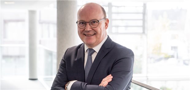 Oeverhaus bleibt VV-Vorsitzender in Westfalen-Lippe Bleibt VV-Vorsitzender in Westfalen-Lippe: Dr. Ulrich Oeverhaus