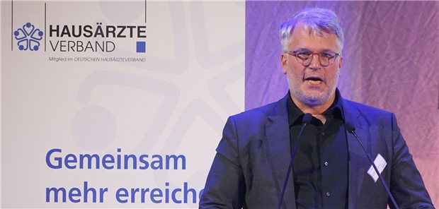 Beier: E-Patientenakte darf nicht zum Zeitfresser für Hausarztpraxen werden „Bleibt die Befüllung so umständlich wie bisher und liegen Daten weiterhin unstrukturiert vor, wird die ePA zum Rohrkrepierer.“ Hausärzteverbands-Vorsitzender Dr. Markus Beier.