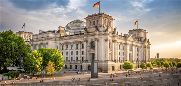 Neuer Corona-Unterausschuss empört Opposition im Bundestag Blick auf den Bundestag: Oppositionspolitiker finden es nicht gut, dass der Pandemie-Unterausschuss regelmäßig nichtöffentlich tagen soll.