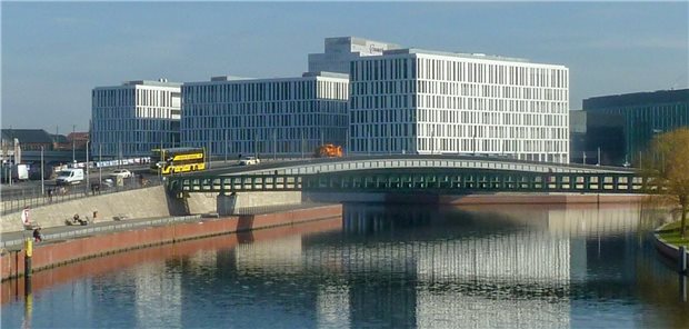 Charité sieht sich als „sicheren Ort“ in der Corona-Zeit Blick auf die Charité in Berlin.