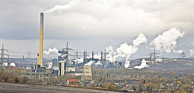 Strukturschwache Regionen sollen profitieren Blick auf die Industrielandschaft Prosper in Bottrop. Das Ruhrgebiet leidet noch unter dem Strukturwandel.