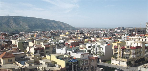 Hilfe im Nordirak Blick auf die Stadt Dohuk - heute leben hier über vier Millionen Menschen.