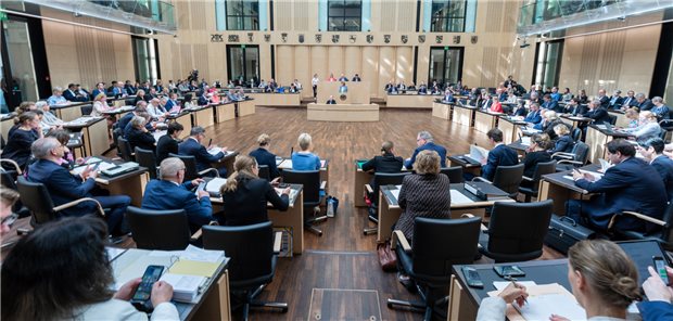 Blick in den Bundesrat: Am Freitag hat die Länderkammer grünes Licht für ein Gesetz gegeben, mit dem unter anderem Lieferengpässe bei Arzneien bekämpft werden sollen.